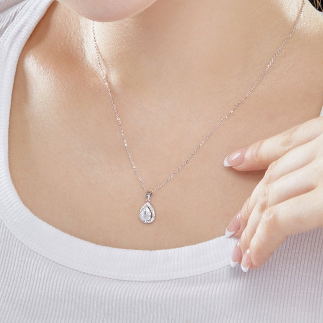 Elegant Teardrop Pendant